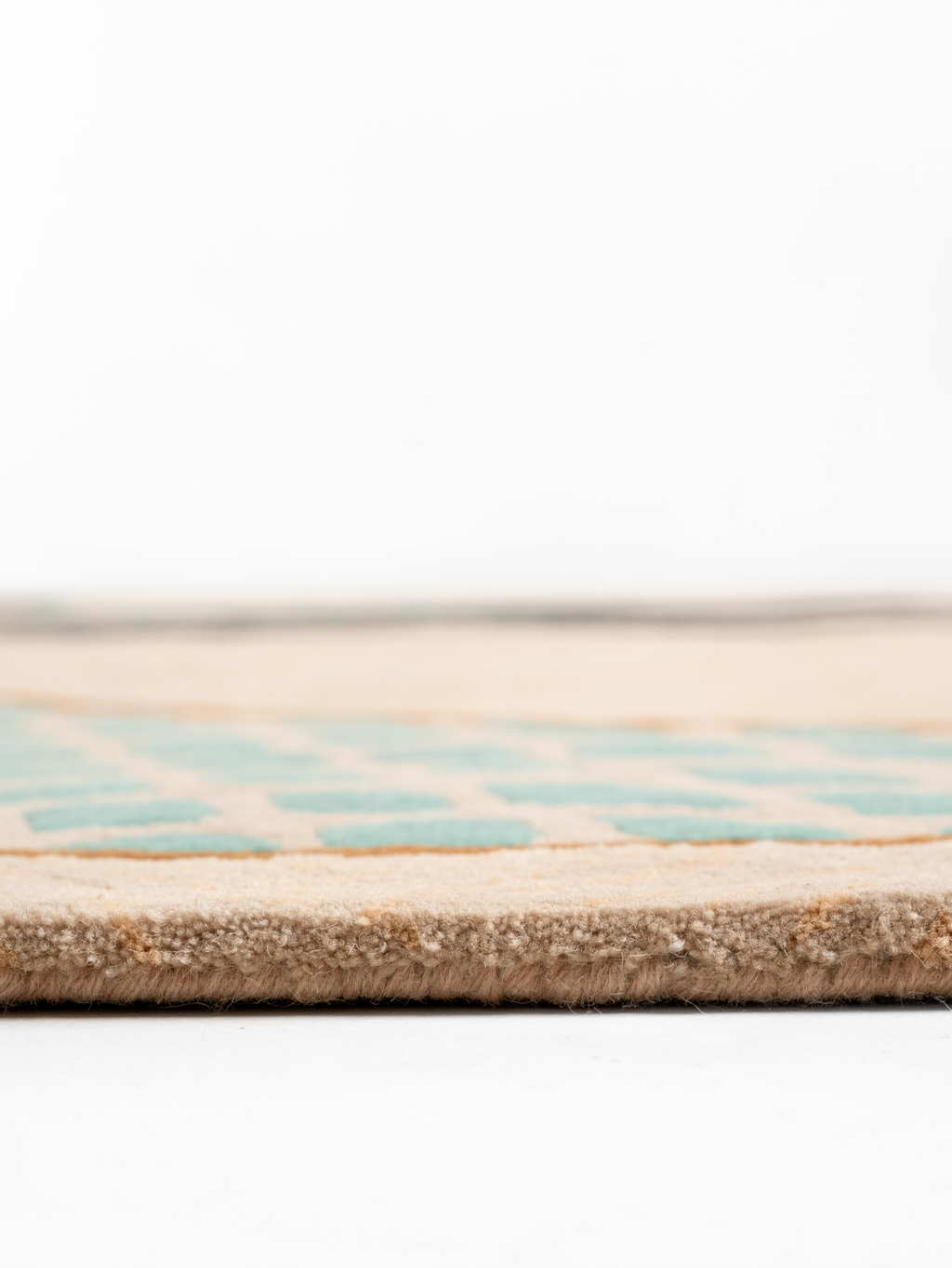 Gaze- Hand Tufted Rug